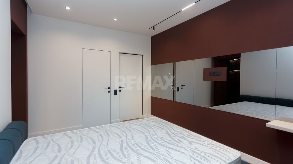 De vânzare apartament, 3 dormitoare + terasă, str. Teatrală 3, Centru. - Poză 17