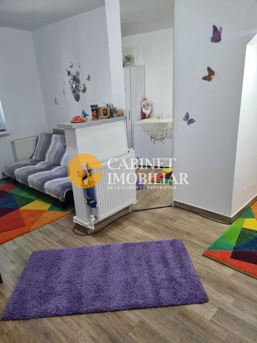 Cug - 3 Camere Decomandat  -Etaj 3 , Bloc 1986 - Poză 2