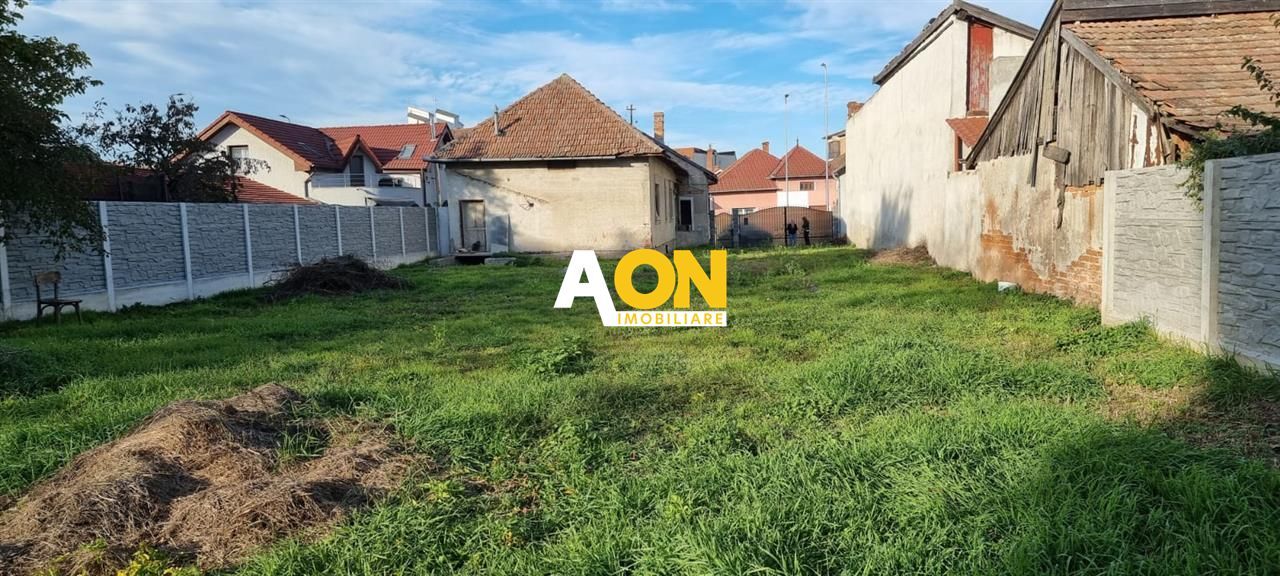Casa demolabila in zona Cetatii Alba Carolina, cu 947 mp teren - Poză 3