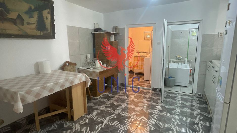 Casa cu teren de 1000 de mp -Radovan - Poză 10