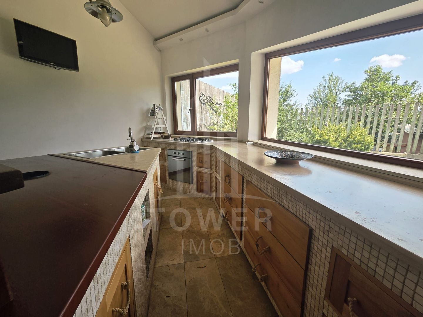 Casă individuală de închiriat - Poză 4