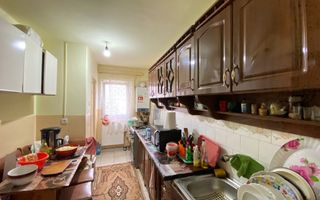 Apartament renovabil cu 4 camere decomandate, cu garaj,  zona Traian - Poză 9