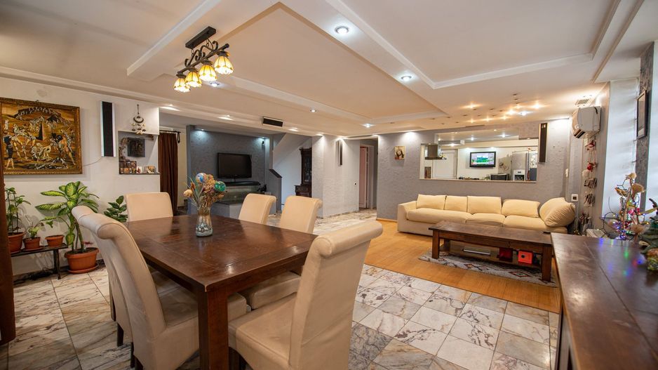 Casa de vanzare 9 camere potential investitie Cornetu teren 1200mp - Poză 1