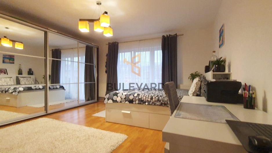 Apartament cu 2 camere+2 parcari, zona strazii Stejarului! - Poză 1