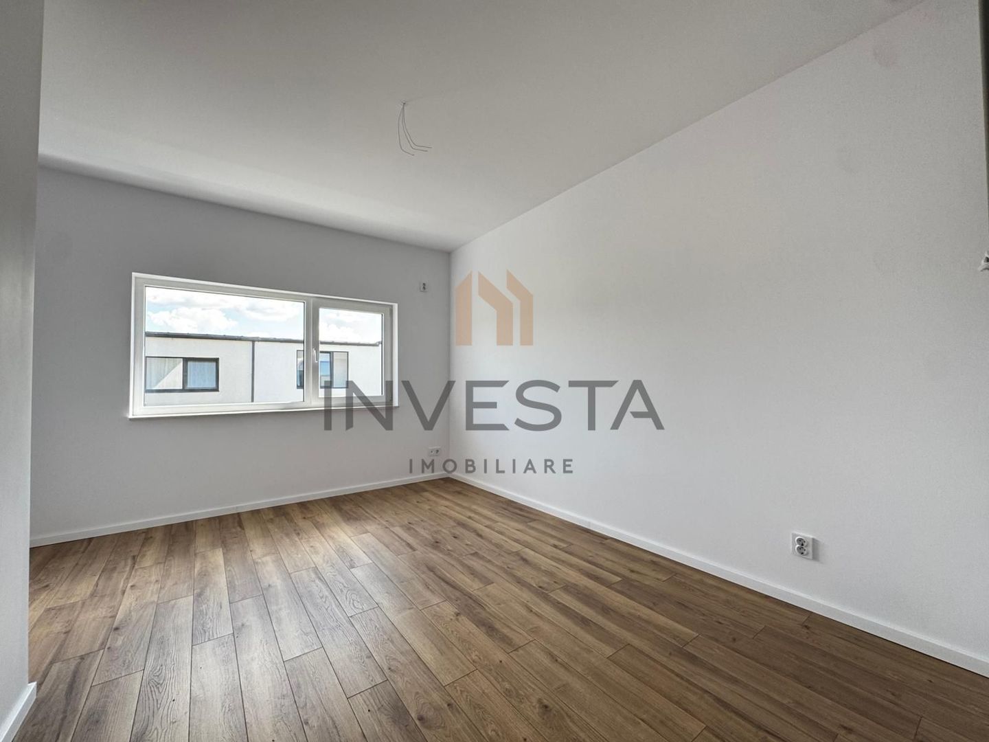 Casa tip duplex de vanzare, constructie noua, strada privata, Floresti - Poză 16