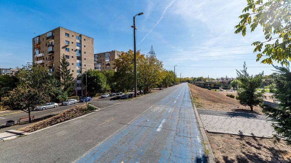 Apartament cu 5 camere pe Splaiul General Gheorghe Magheru, Micălaca - Poză 1