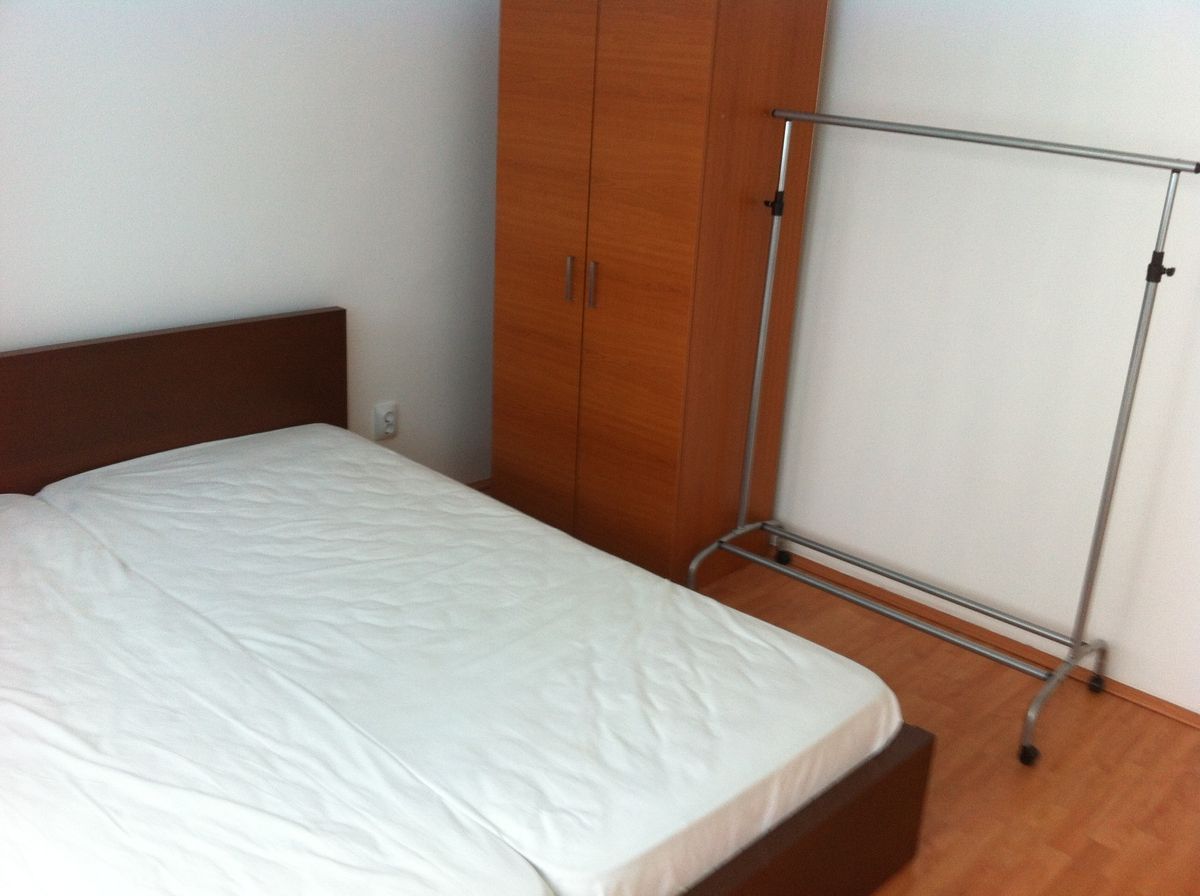 Apartament 2 camere RENOVAT de închiriat – Drumul Taberei, zona Favorit | - Poză 3
