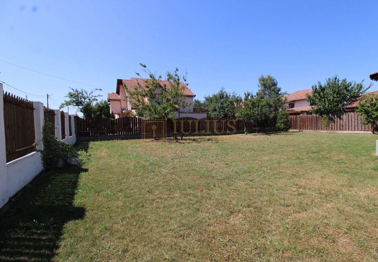 apartament la curte, 2 băi, loc de parcare, zona linistita, dressing - Poză 13