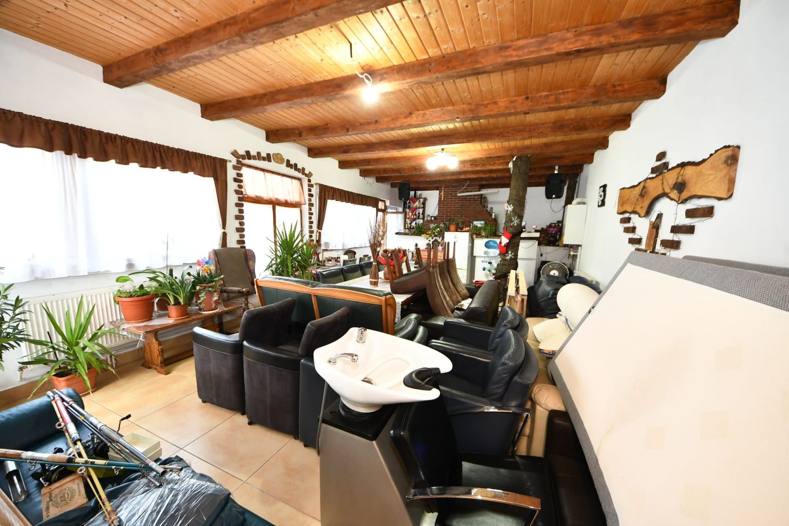 De vanzare casa cu 3 apartamente + anexa 75 mp, Comision 0% - Poză 2