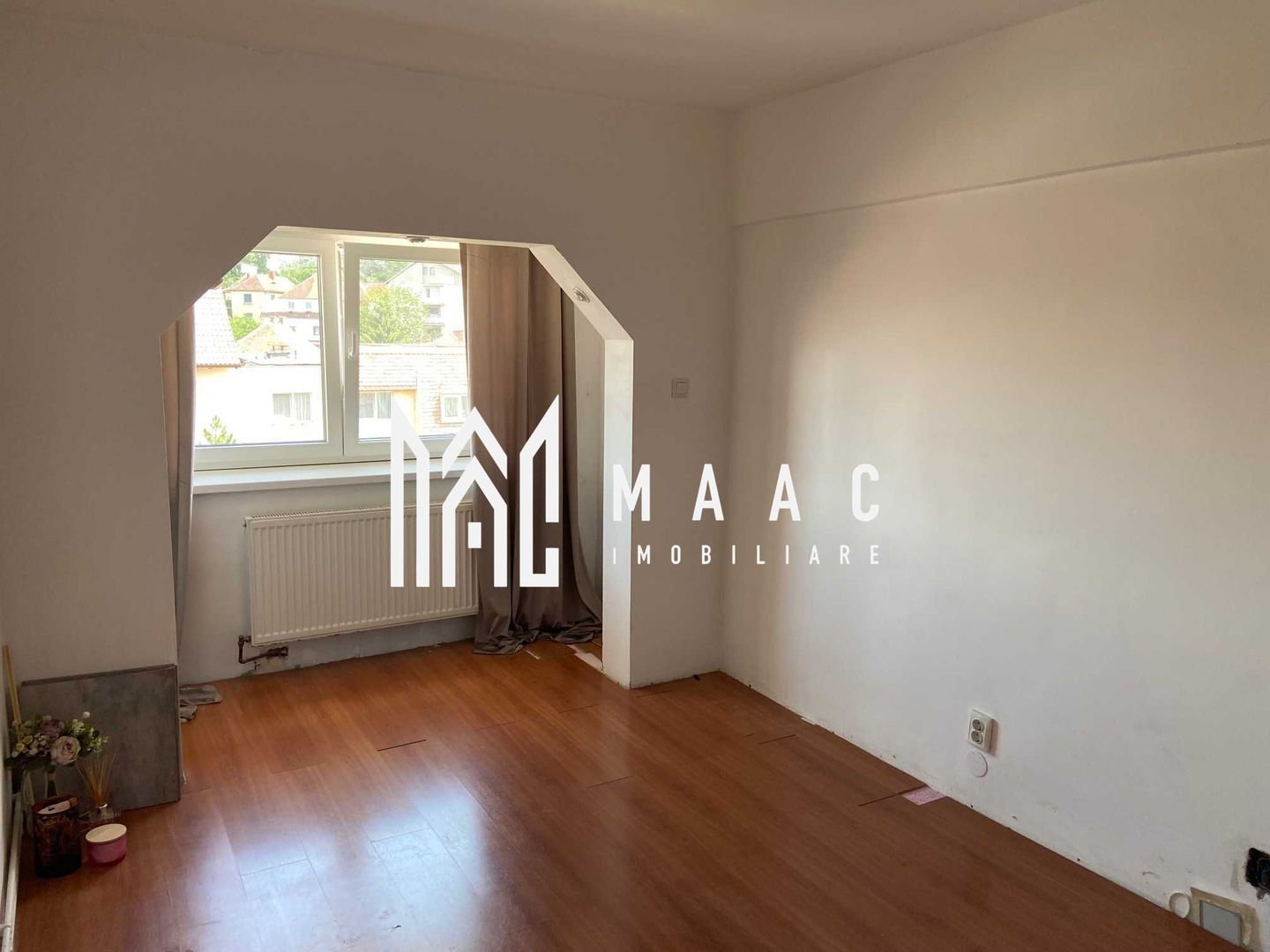Apartament 2 Camere I Decomandat I Balcon I Strand - Poză 1