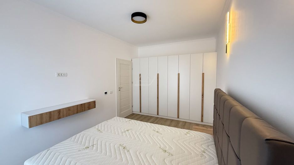 Comision 0! Mobilat si utilat complet. Bloc tip vila cu 6 apartamente si piscina - Poză 12