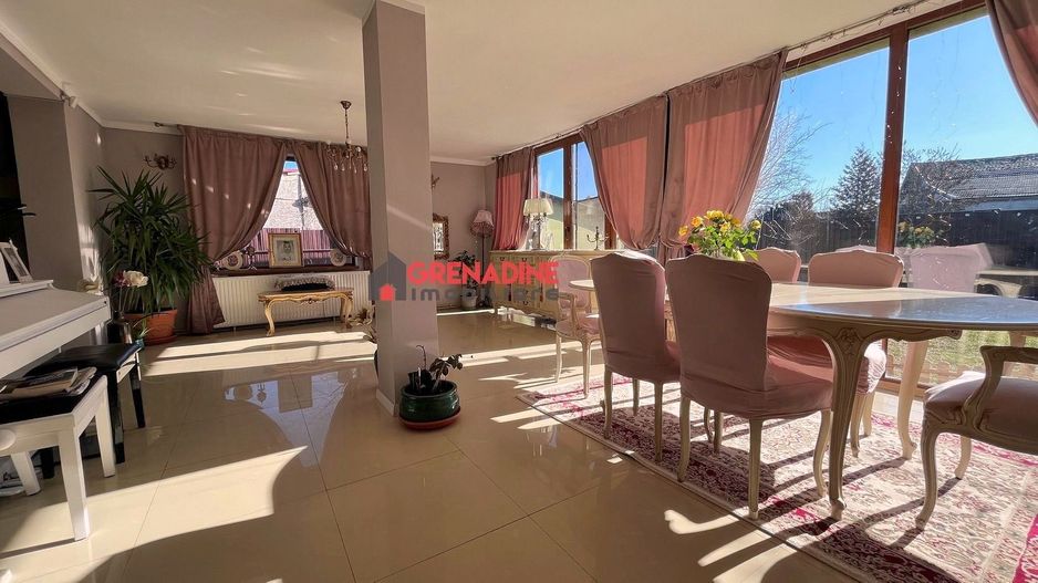 Casa deosebita 4 Camere P+M - zona Sanpetru - Comision 0% - Poză 1