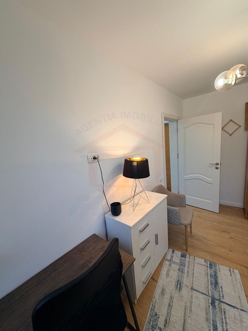 APARTAMENT CU 3 CAMERE DE ÎNCHIRIAT | ETAJ 3 | ȚIGLINA 1 - Poză 4