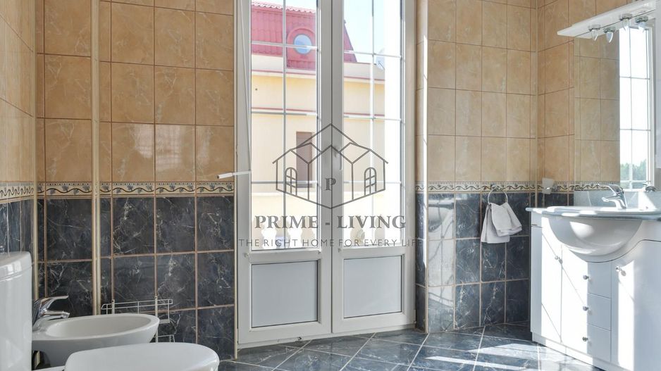 VILA DE LUX CU 6 DORMITOARE SI PISCINA + 800 MP CURTE LA INCHIRIRE - Poză 15