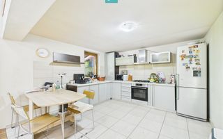 Casă în Mehala - Ideală pentru două familii - Poză 2