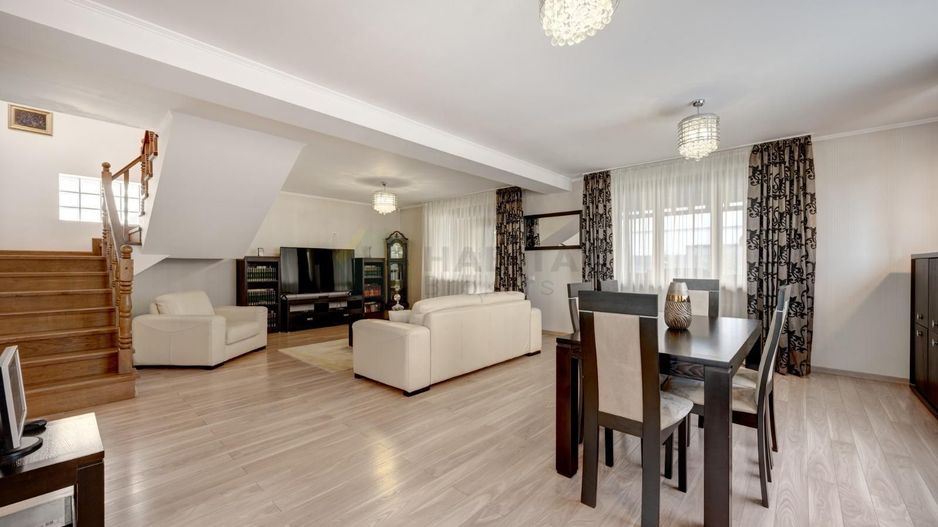 Casă modernă și spațioasă de vânzare în Bragadiru – ideală pentru familie - Poză 4