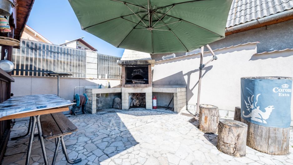 Casa individuala, 219mp, 5 camere, 4 terase, curte, zona Dambul Rotund - Poză 44