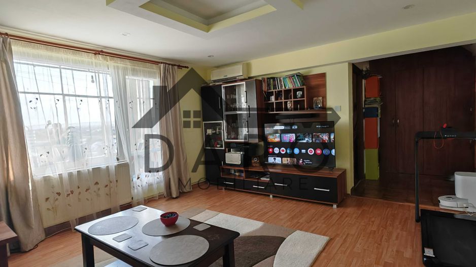 Vand apartament 3 camere - Poză 2