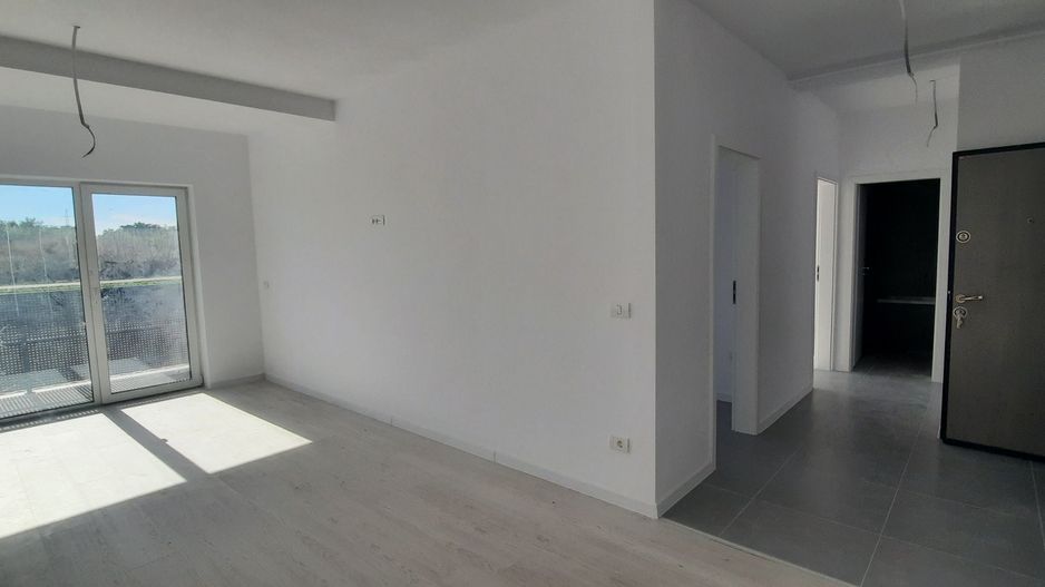 Apartament 2 camere cu loc de parcare inclus - Poză 1