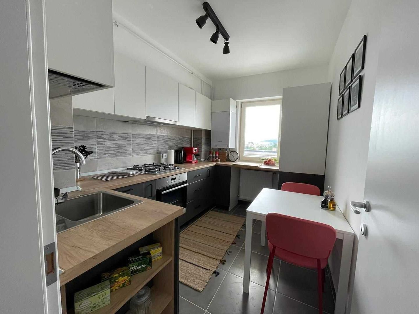 Apartament 1 camera, Dec.,Conest -langa Sp. de Recuperare-380euro - Poză 1