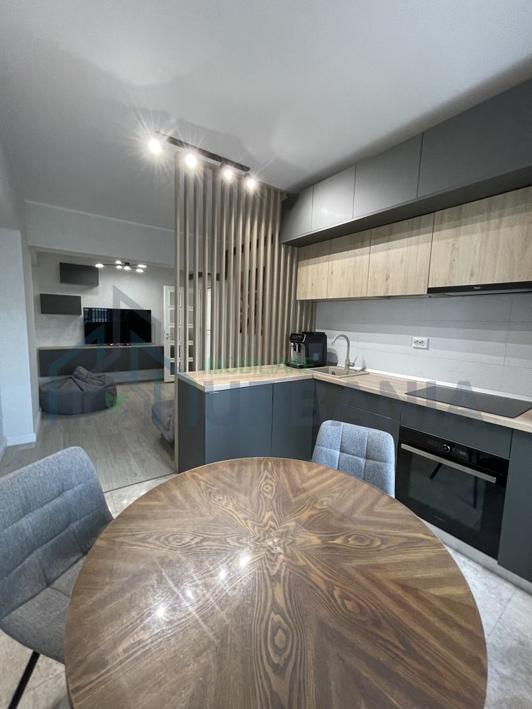 Apartament premium 2 camere open-space de închiriat în Copou, Complex Royal Town - Poză 1