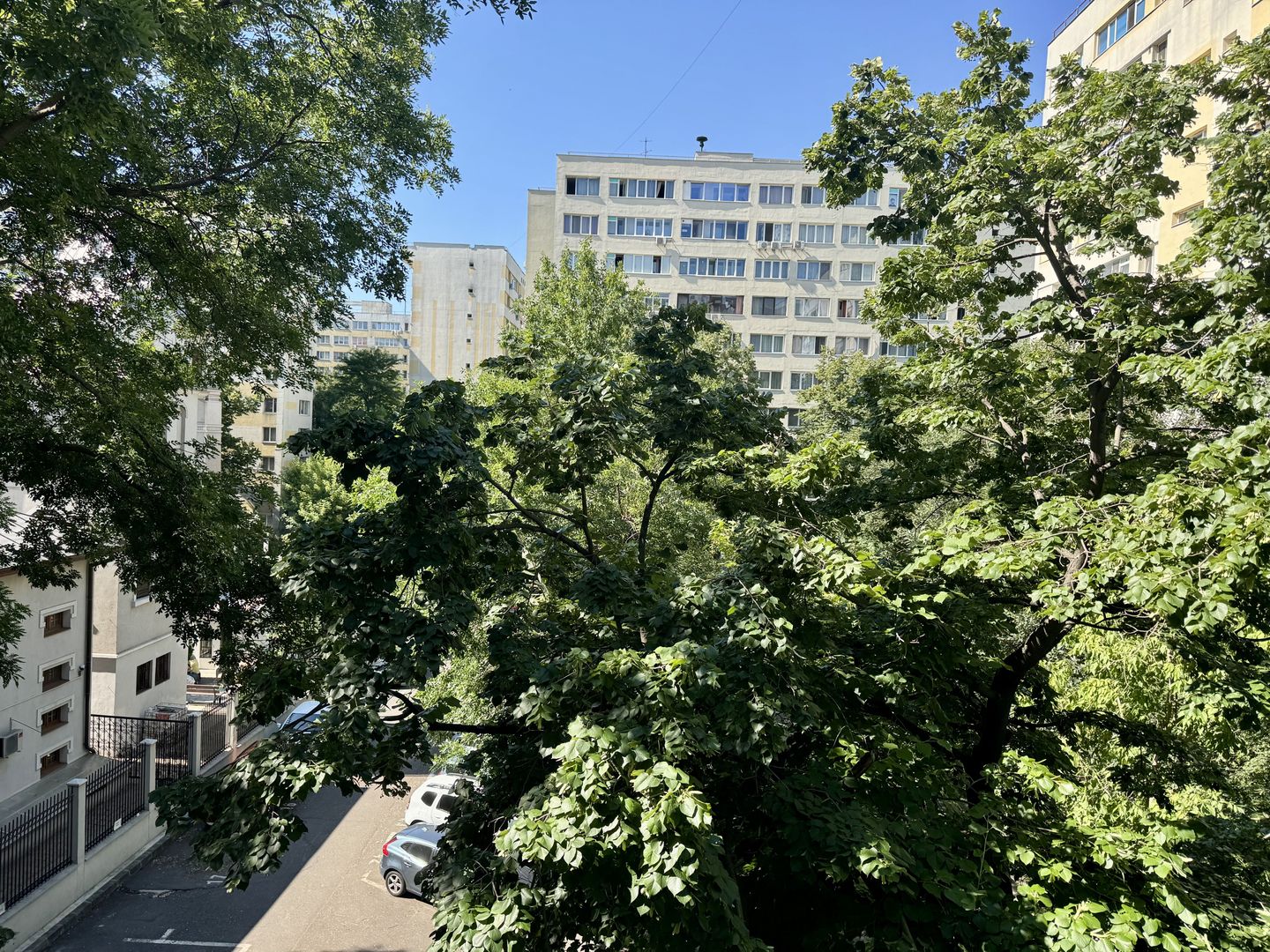 OPORTUNITATE - 3 camere decomandate, 70 mp utili, et 3 - Bucur Obor - Poză 2