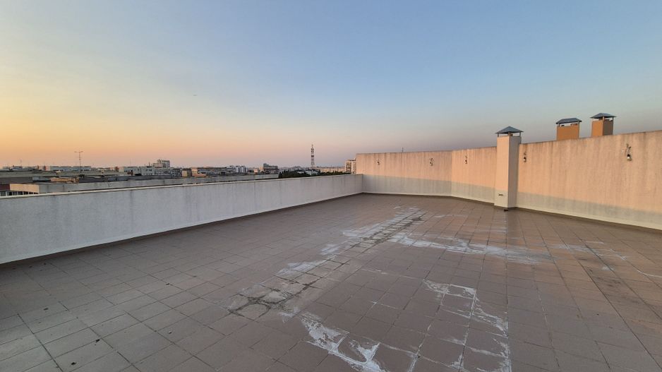 Penthouse 104,97 mp + 192,81 mp terase - piata Sudului - Poză 15