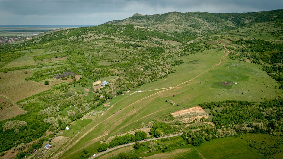 Teren extravilan în vecinătatea Mănăstirii Feredeu - Poză 4