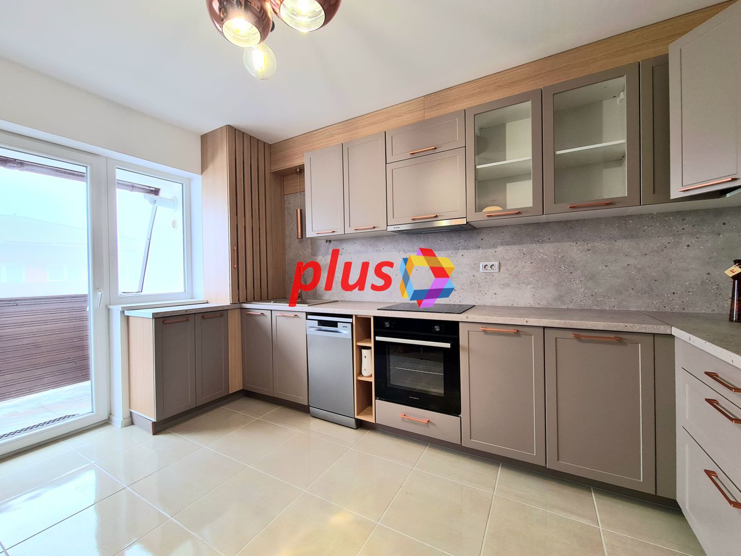 Apartament doua camere de vanzare - Sub Cetate - Sânpetru - Poză 1