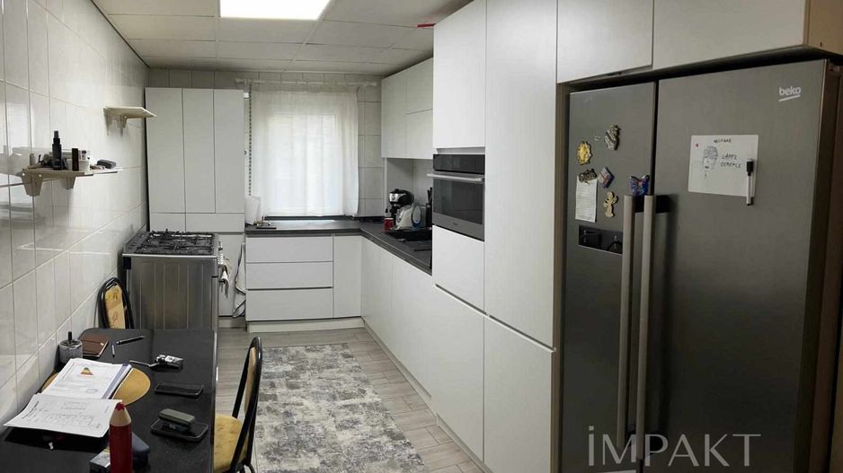 De vanzare 4 camere -Complet utilat/mobilat-Manastur +250 mp terasa - Poză 5