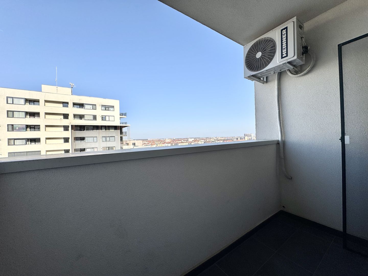 Apartament luminos cu 2 camere, balcon – zona Vox - Poză 22