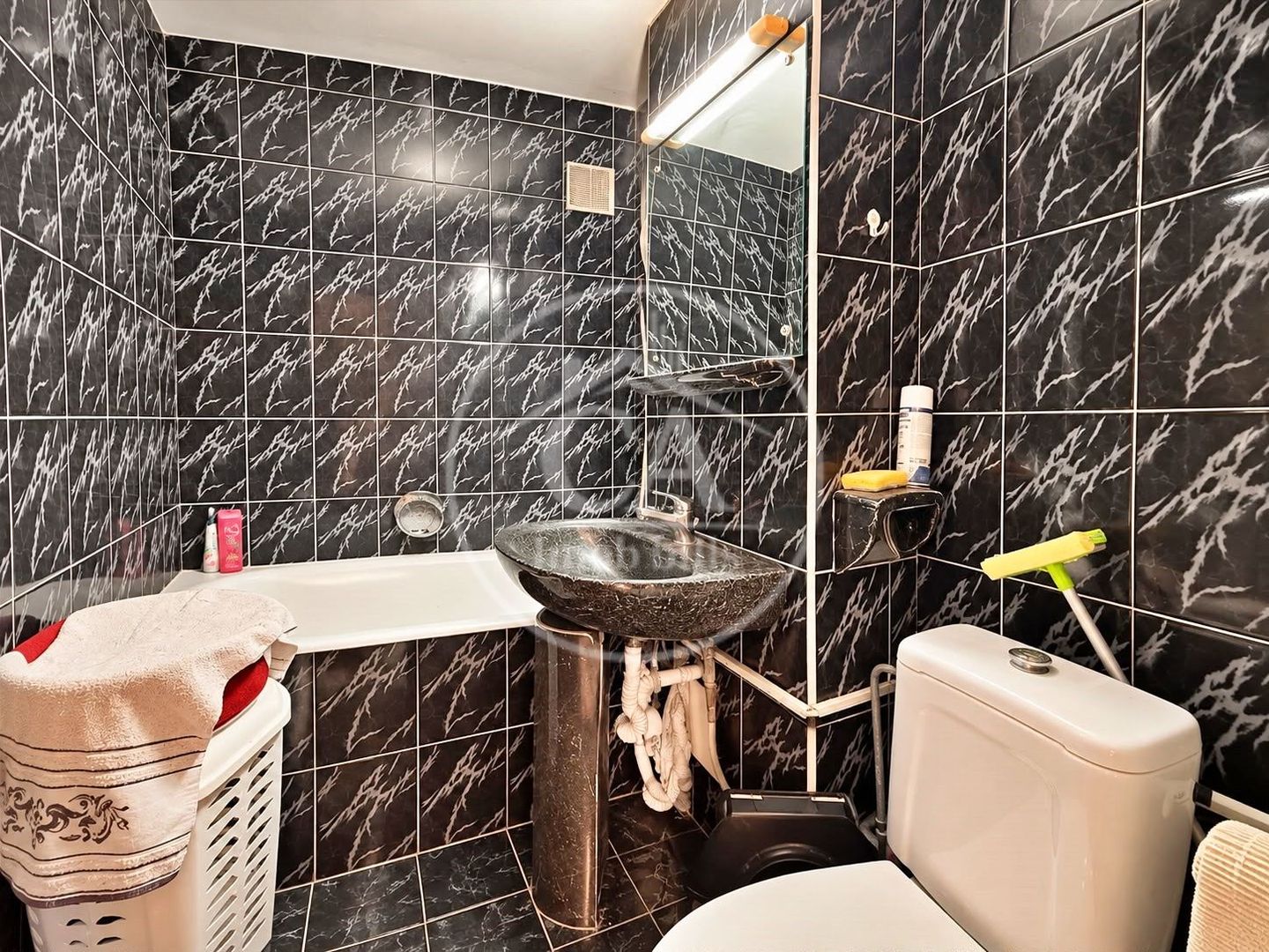 Apartament de vanzare cu doua camere in zona Dacia Oradea - Poză 7