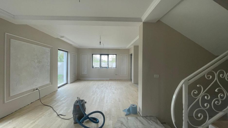 Duplex-4 dormitoare- despartit prin garaj -SUPER POZITIE - Poză 2