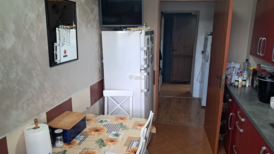 De vanzare 4 camere/97 mp utili/Scoala 10/Focsani/et 3/4 - Poză 1