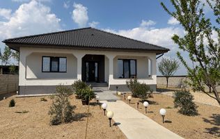 Casa noua in localitatea Carandeni