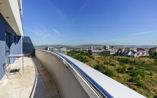 Apartament 3 camere, terasa, parcare, view panoramic asupra orasului - Poză 16