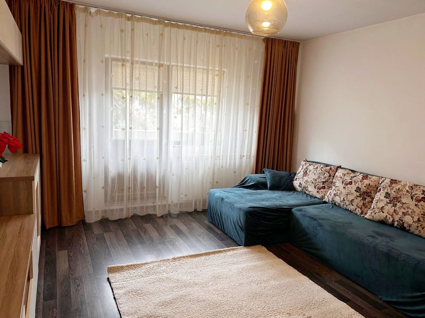 Vanzare apartament 2 camere Sebastian - str. Ileana Cosanzeana - Poză 3