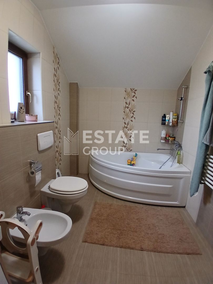 Casa individuala cu 4 camere in Dumbravita - Poză 11