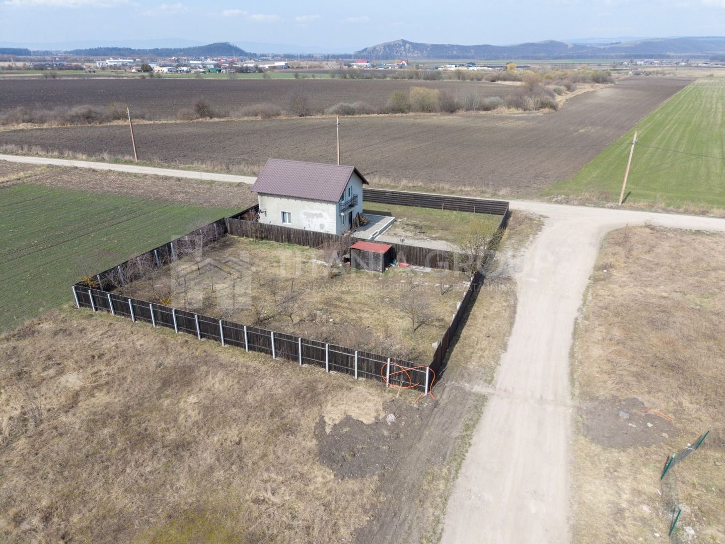 Teren 500 mp, împrejmuit, curent și internet pe teren, cu proiect și autorizație - Poză 2