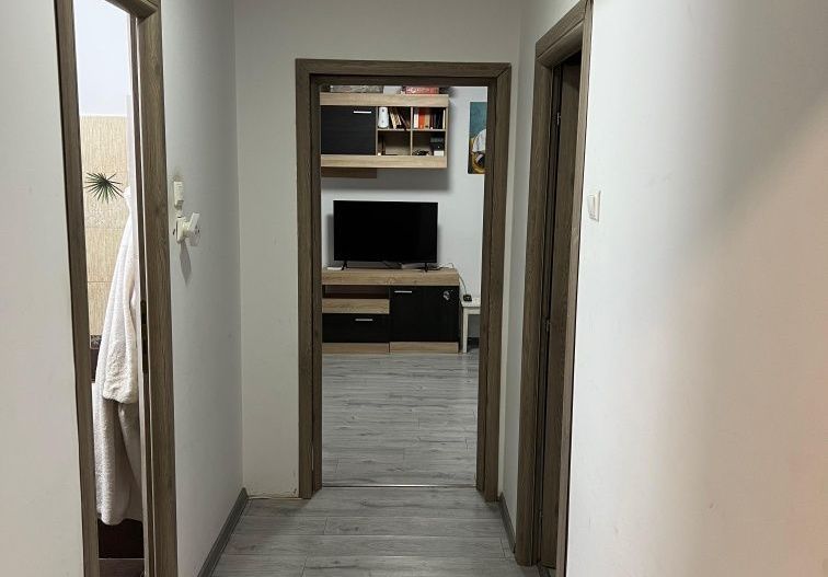 Apartament cu 2 camere la vanzare - Poză 2