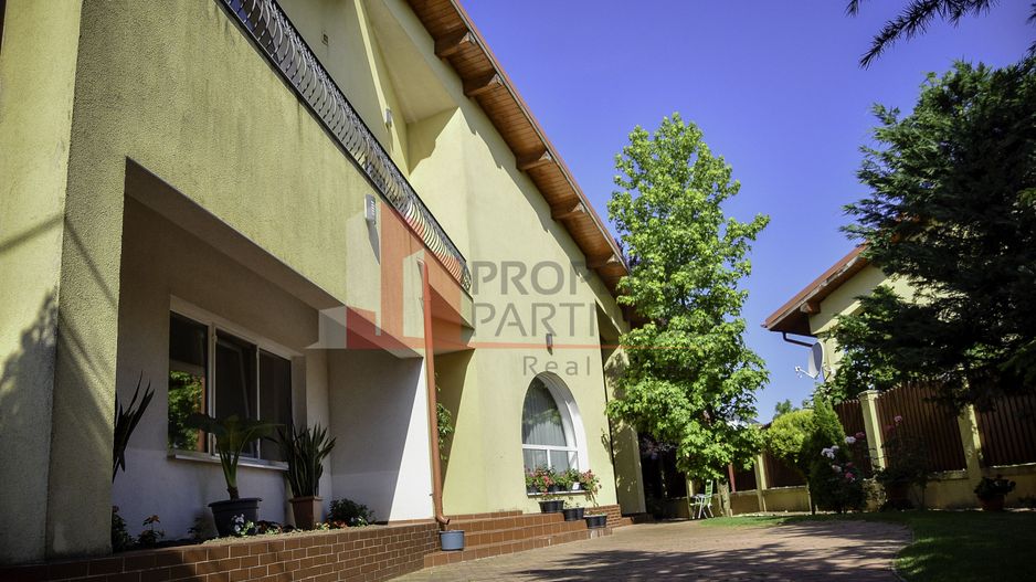 Vila spatioasa cu teren mare Jollie Ville - Poză 9