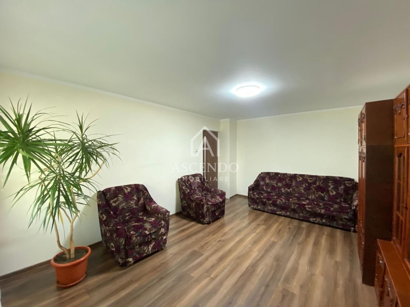Apartament 4 camere | Etaj 1 | Bulevard principal | Alexandria - Poză 7