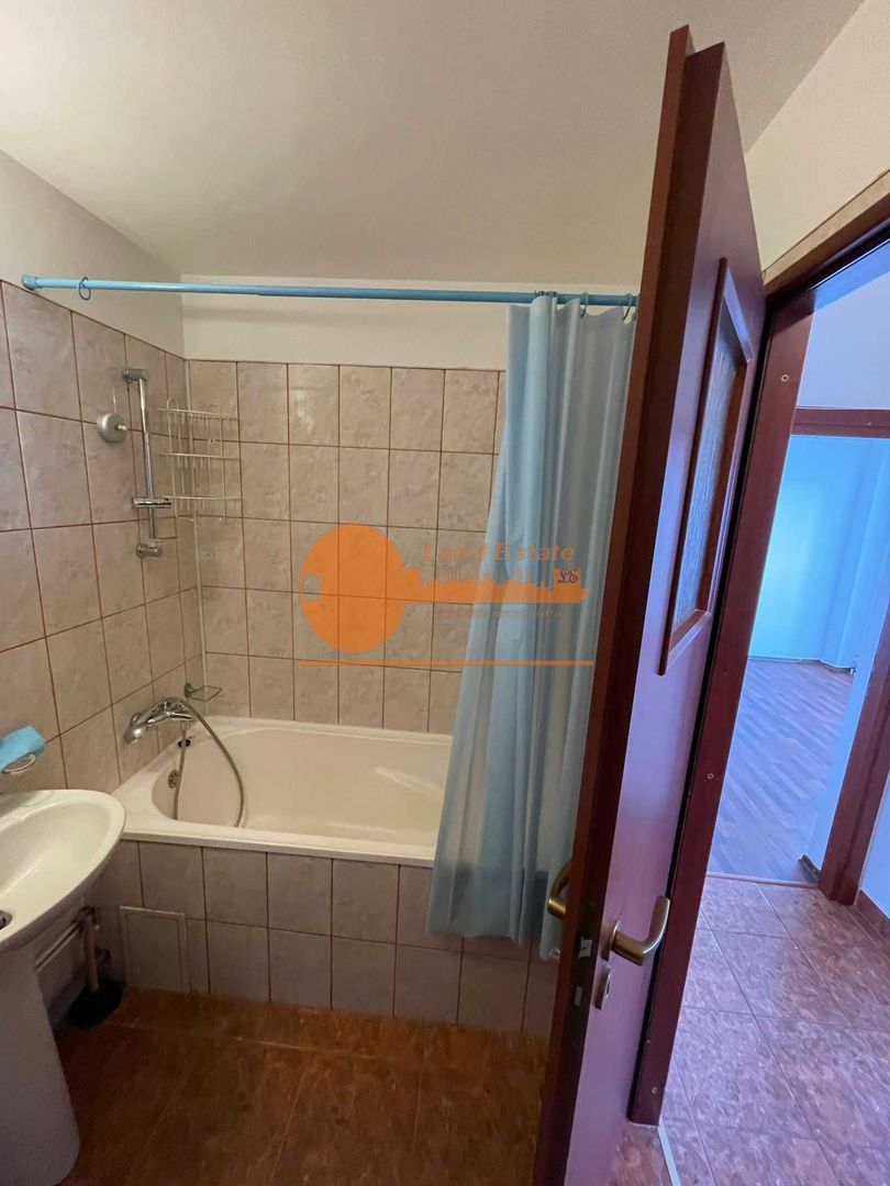 Apartament 2 camere – vedere liberă către Piața Victoriei - Poză 4