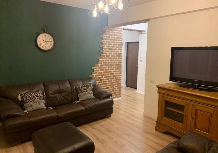 Apartament cosy 3 camere, preț avantajos, aproape de metrou - Poză 1