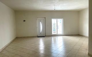 Spațiu comercial de Închiriere/Vânzare | 110 mp | Dornești - Poză 10