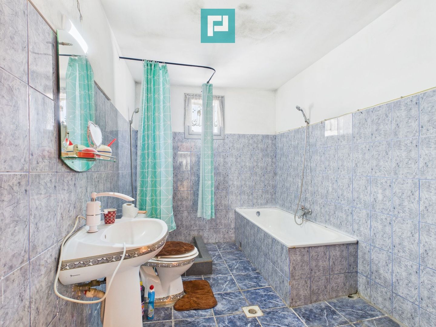 Casă cu etaj Căpâlnaş - Poză 15