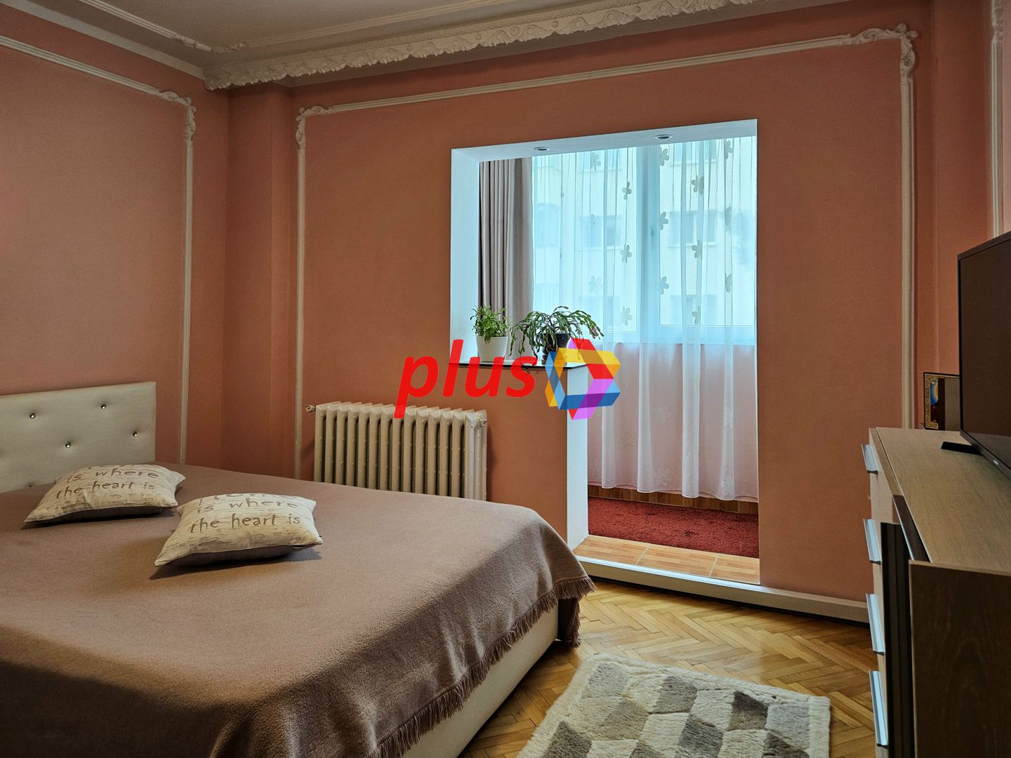 Apartament cu patru camere, zona Calea Bucuresti - Judetean 100 MP - Poză 12