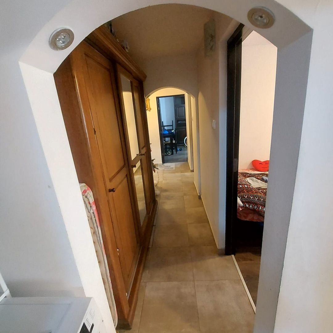 Se vinde apartament 3 camere/ultracentral/Focsani/parter - Poză 8