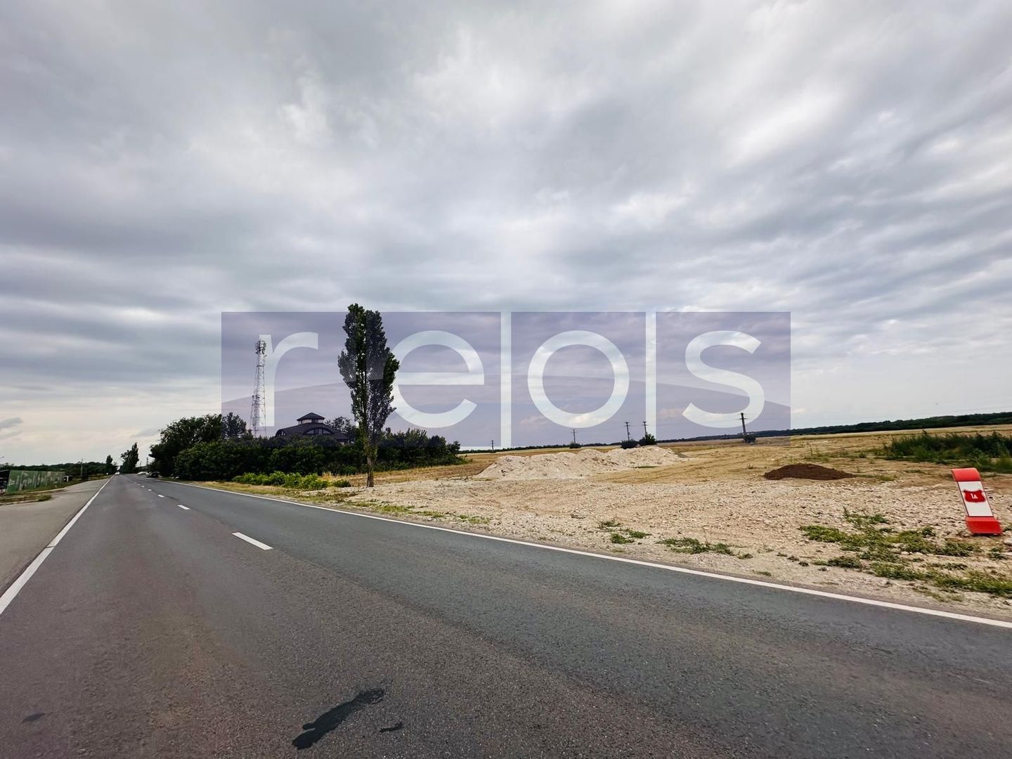 TEREN DE VANZARE CREVEDIA-COCANI 10.000 MP DESCHIDERE 70 - Poză 4