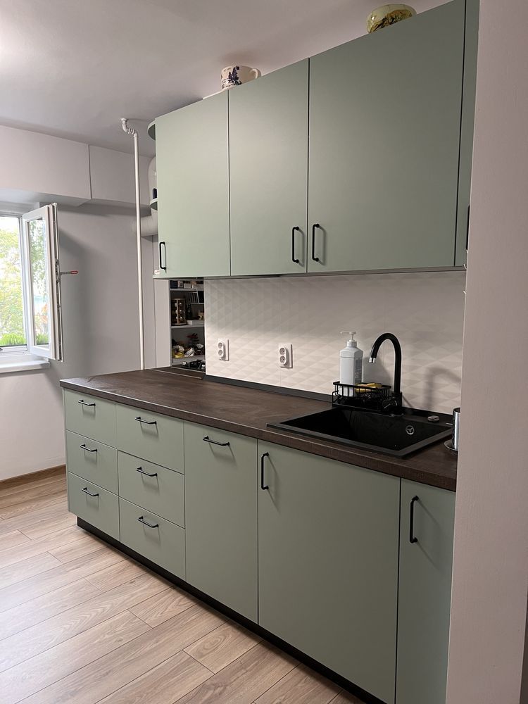 Particular; apartament 3 camere complet renovat si mobilat - Poză 2